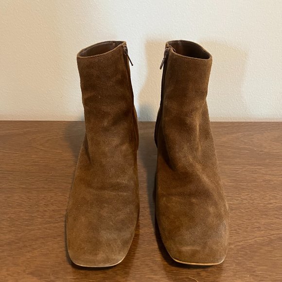 UO Elle Suede Ankle Boot - Picture 5 of 11